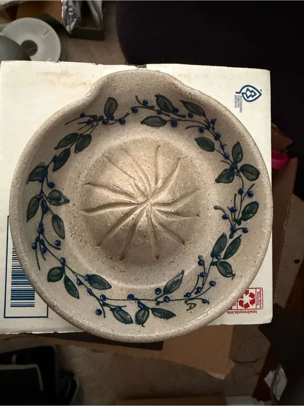 Salmon Falls Stoneware Juicer - Blue / Green Vine - Picture 1 of 12